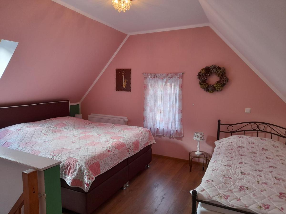 Ferienhaus Schick Und Fein Lägenhet Bochingen Exteriör bild